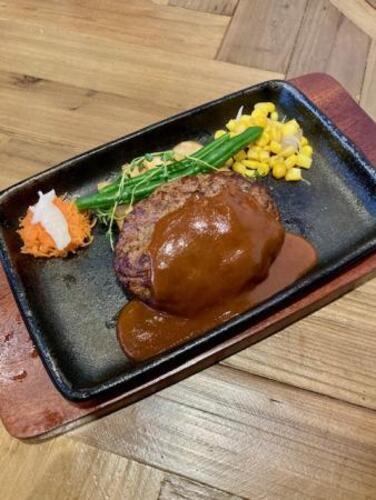 いっとう③蓼科牛100％ハンバーグ