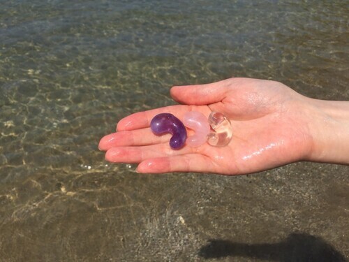 神出ずる国、稲佐の浜で清めた勾玉限定販売